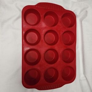 Red Silicone Muffin Pan